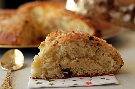 Brioche des rois aux pépites de chocolat, fleur d’oranger et pralin