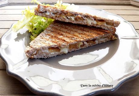 Croque-Normand au camembert et pommes flambées au Calvados / Normandy croque-monsieur with Camembert and apples