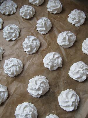 Meringues à la noix de coco