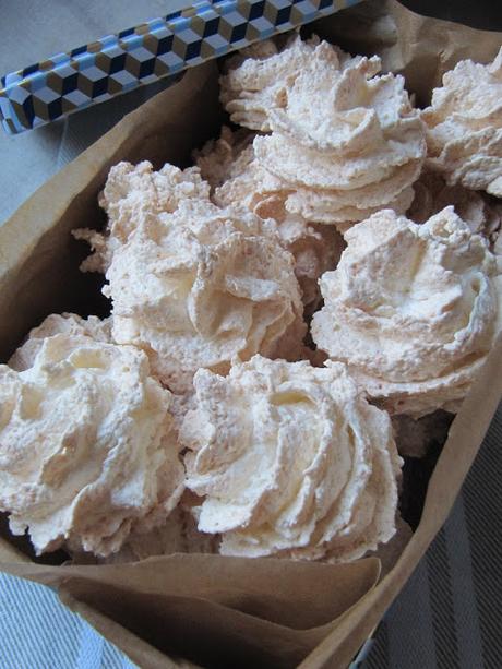 Meringues à la noix de coco