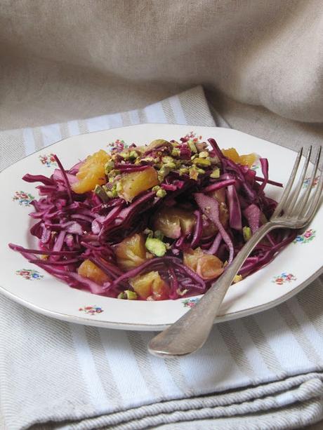 Salade de chou rouge à l'orange et aux pistaches