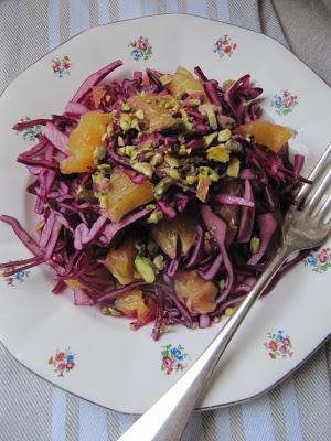 Salade de chou rouge à l'orange et aux pistaches