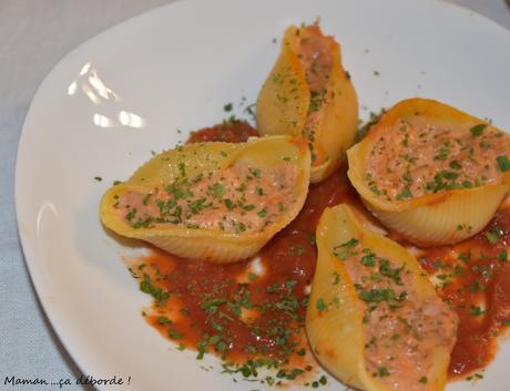 Conchiglioni farcis à la tomate et au thon