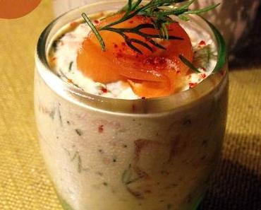 Verrine de saumon fumé, tartare ail et fines herbes et concombre express