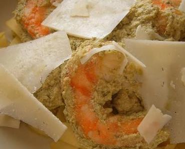 Pâtes aux scampis et sauce crémeuse au pesto. [Foodista Challenge #15]