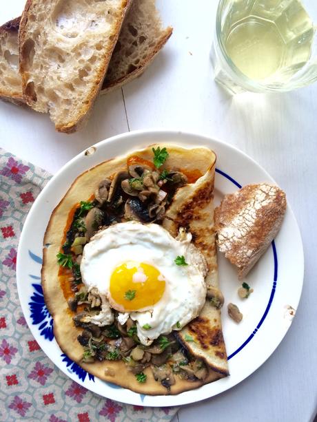 Crêpes à la farine de pois chiche et champignons