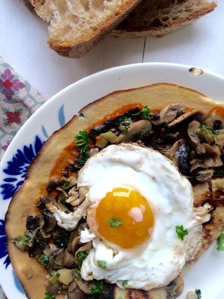 Crêpes à la farine de pois chiche et champignons