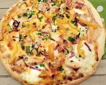 Pizza poulet-bacon sauce moutarde et miel / Chicken and bacon pizza with its honey-mustard sauce