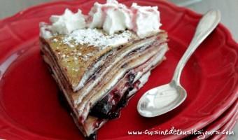 ©www.cuisinedetouslesjours.com - Gâteau de crêpes à la confiture de cerises noires