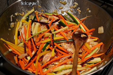 Wok de légumes et nouilles chinoises sauce Aigre Douce