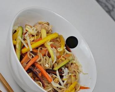 Wok de légumes et nouilles chinoises sauce Aigre Douce