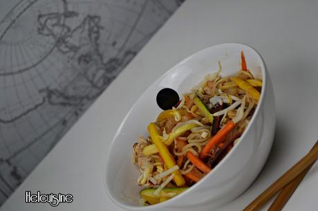 Wok de légumes et nouilles chinoises sauce Aigre Douce