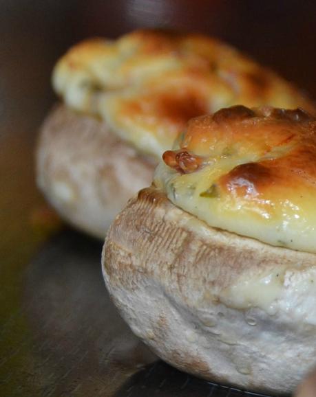 Champignons farcis au Fromage et au Jambon fumé