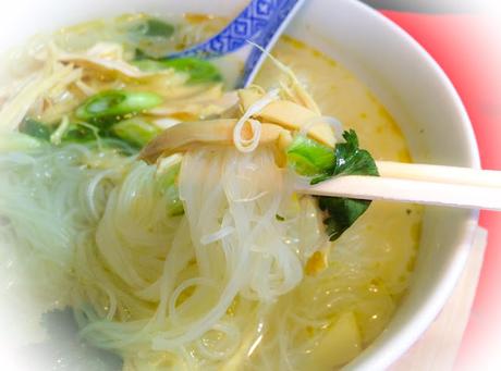 Pho Ga Soupe de Poulet aux Nouilles à  la Vietnamienne