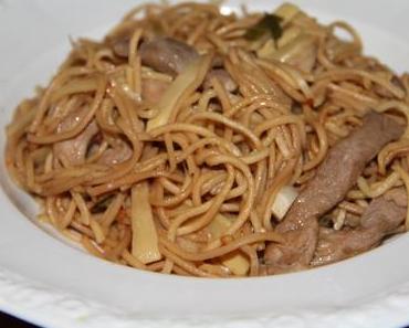 NOUILLES SAUTEES AU PORC ET POUSSES DE BAMBOU