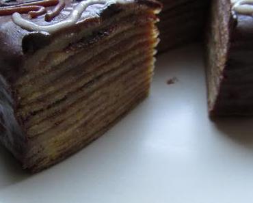 Petit gâteau de crêpes à la crème de marron et chocolat.