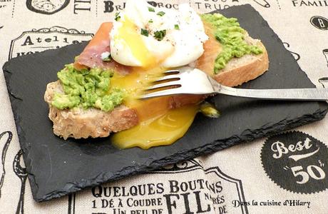 Avocado toast à la truite fumée et à l'oeuf poché / Smoked trout and poached egg avocado toast