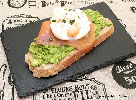 Avocado toast à la truite fumée et à l'oeuf poché / Smoked trout and poached egg avocado toast