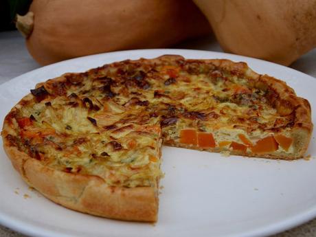 Tarte au Roquefort, butternut et noisettes