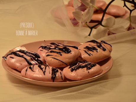 Girly meringues zébrées au chocolat {sans œuf}