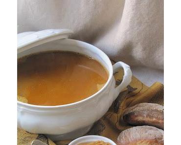 Soupe de poisson avec des parures