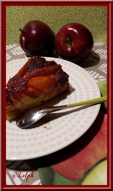 Gâteau aux pommes caramélisées