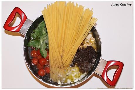 One Pot Pasta : Linguine tapenade, thon, tomates cerises