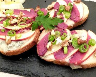 Bruschetta au gorgonzola, magret de canard séché, pomme et noix / Gorgonzola, dried duck breast, apple and walnut bruschettas