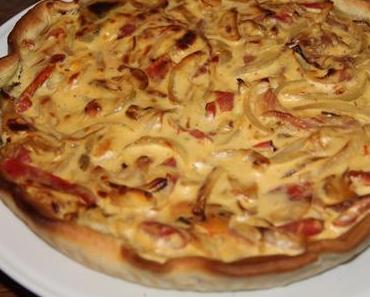 TARTE AUX POIVRONS, OIGNONS, TAPENADE ET JAMBON DE BAYONNE