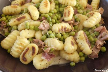 Gnocchis aux petits pois, jambon fumé et sauge