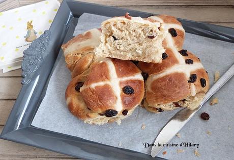 Hot cross buns - les brioches de Pâques / Easter hot cross buns