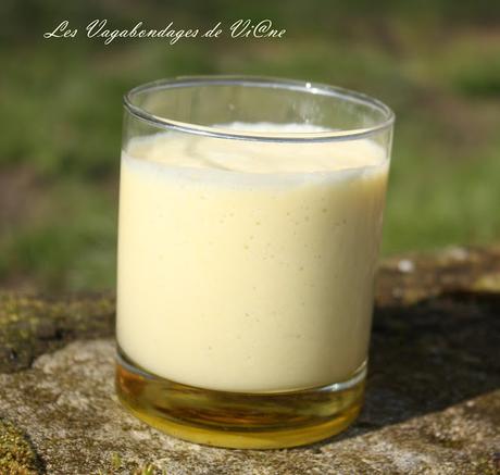 Smoothie jaune exotique