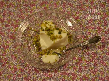 Mouhalabieh, dessert libanais à la fleur d’oranger {Foodista Challenge #17}