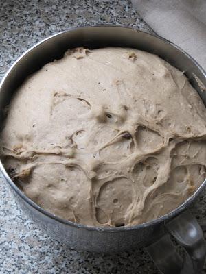 Couronne au seigle, noix & raisins pour Pâques