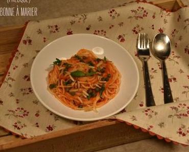 Spaghetti au poivron et aux câpres