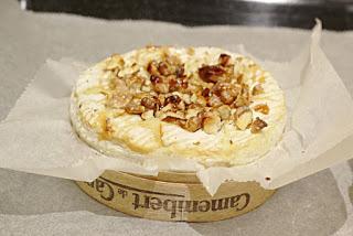 Recette 4 : Camembert rôti au four, noix et sirop d'érable