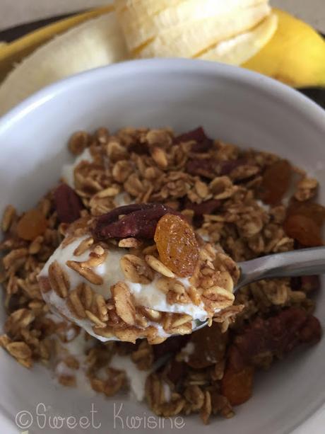 sweet kwisine, noix de pécan, cannelle, raisins, sirop d'érable, petit-déjeuner, végétarien, végétalien, flocon d'avoine, healthy food