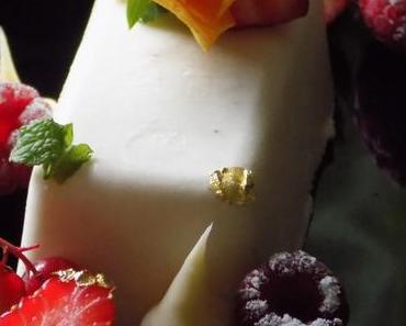 Dessert à l'assiette, panna cotta, mousse chocolat blanc-amande