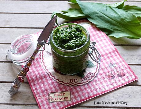 Pesto à l'ail des ours et aux amandes / Bear's garlic and almond pesto