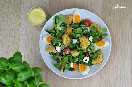 Salade complète avec une sauce yaourt et moutarde