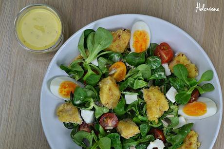 Salade complète avec une sauce yaourt et moutarde