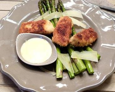 Poulet parmesan, asperges vertes et sauce Hollandaise / Parmesan chicken, green asparagus and Hollandaise sauce