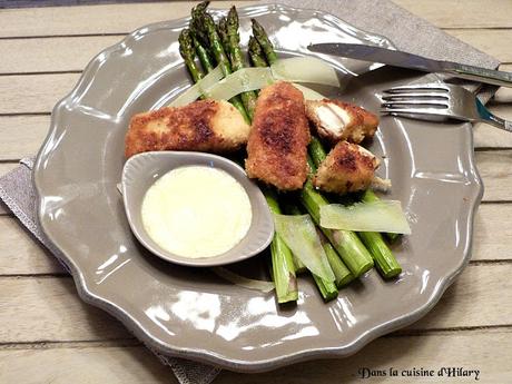 Poulet parmesan, asperges vertes et sauce Hollandaise / Parmesan chicken, green asparagus and Hollandaise sauce