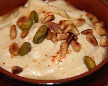 CREME D'ARTICHAUTS AU CHEVRE, PIGNONS ET PISTACHES