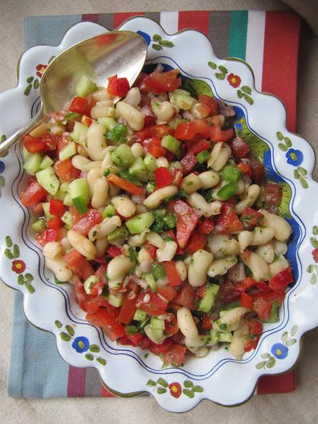 Salade de haricots blancs aux crudités