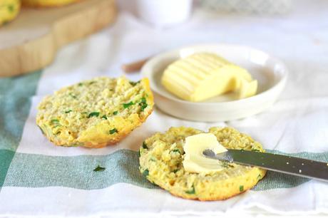 Scones à l’ail des ours et au cheddar