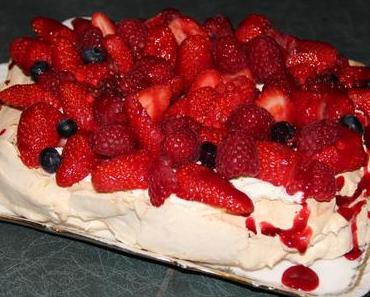 PAVLOVA AUX FRUITS ROUGES