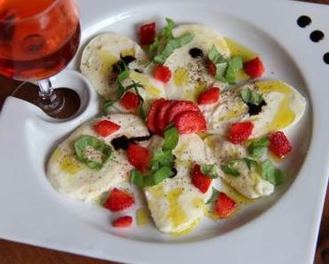 Carpaccio de mozzarella aux fraises et basilic
