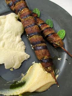 Kebbés d'Aubergine en Brochettes & Hoummous de Lentilles Corail