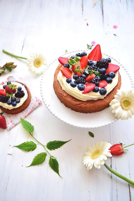 Tarte aux fruits rouges, chocolat blanc & sablé breton